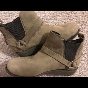 Teva Chelsea boot